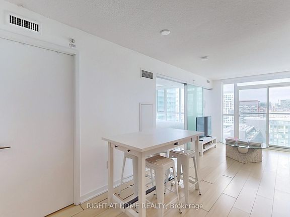 5th image of 85 Queens Wharf Rd #1610