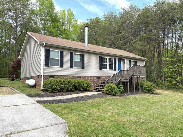 6451 Reidsville Rd, Belews Creek, NC 27009