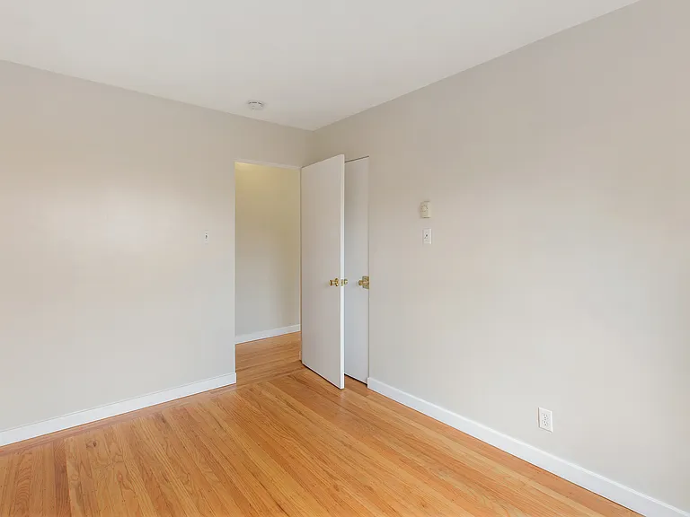 2317 Hearst Ave — Photo 12