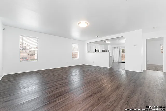 102 Mallow Grv — Photo 7