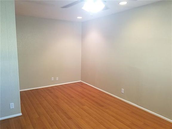 4th image of 700 S Mills Dr