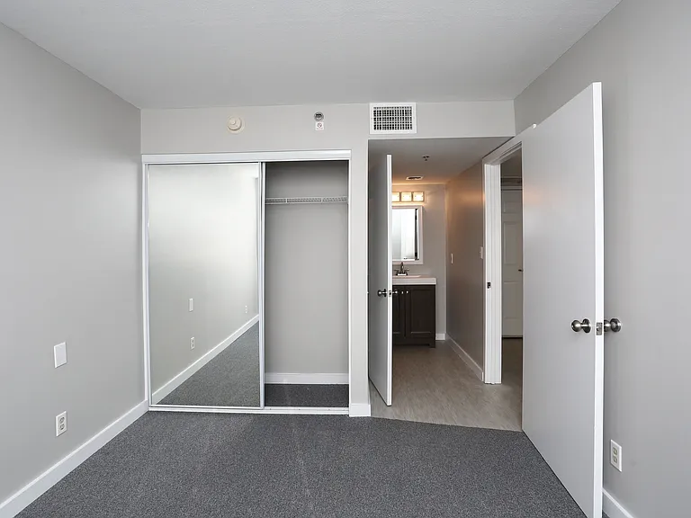 Flats at 390 — Photo 9