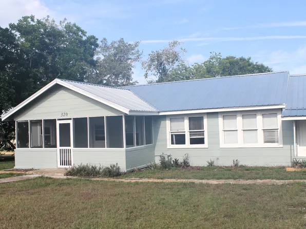 320 4th St S, Dundee, FL 33838