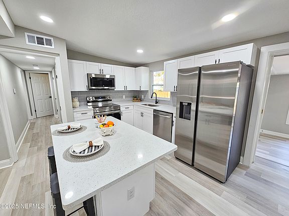 3rd image of 2735 SHADY OAK Lane