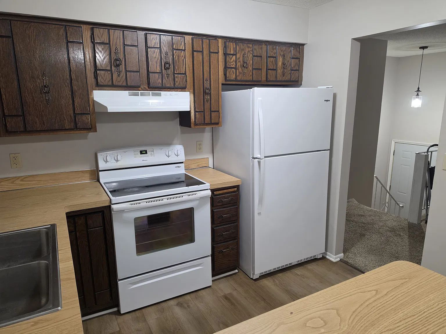 4 bed, 1900 sqft, $1,945 — Photo 2
