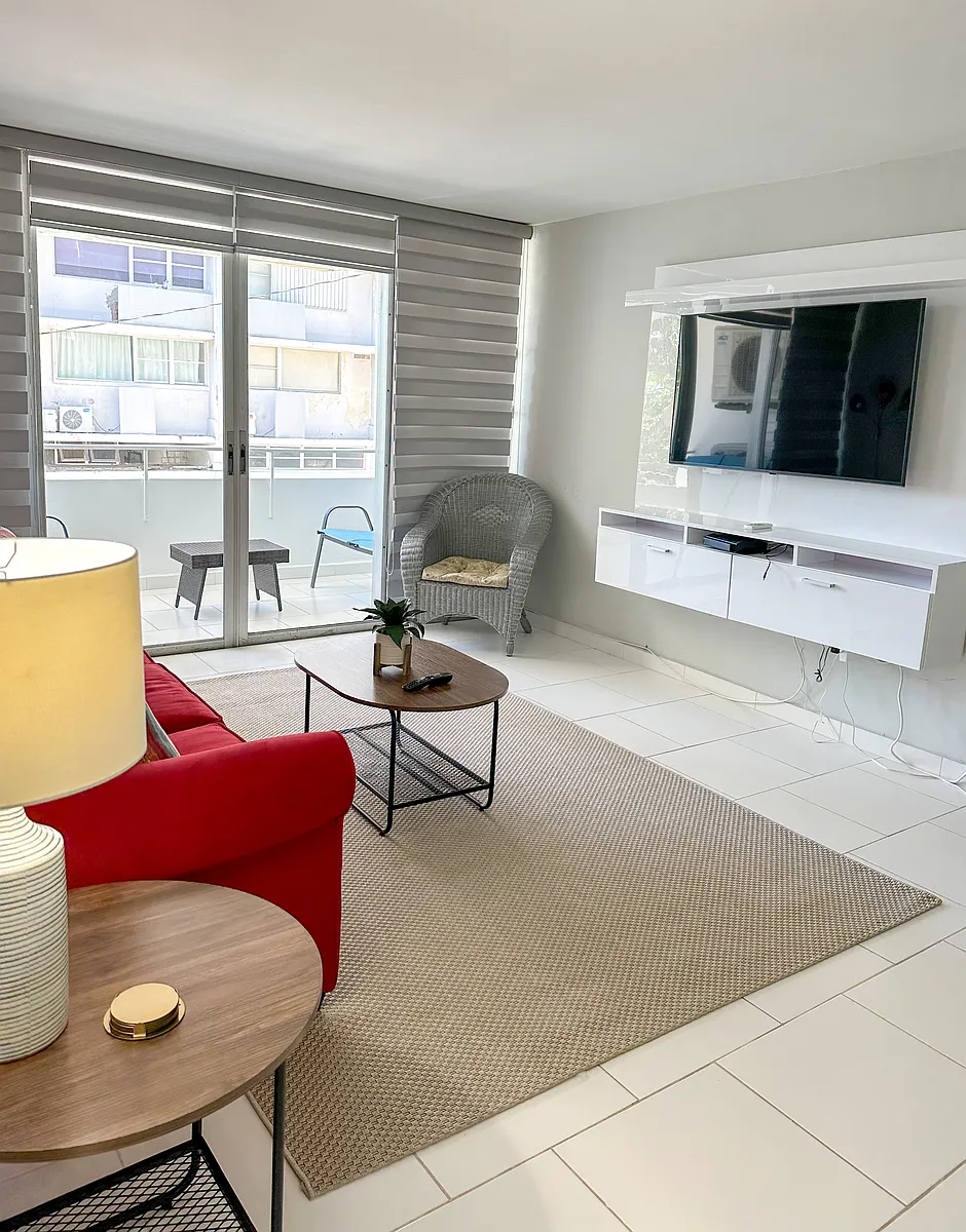 Building Photo - 14 Calle Marseilles #2C