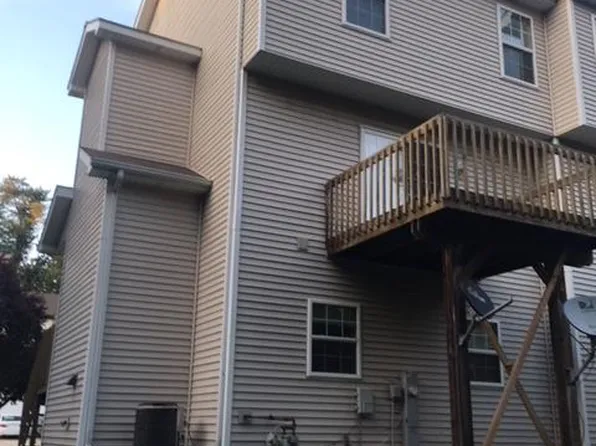 2308 Alan Dr, Valparaiso, IN 46383