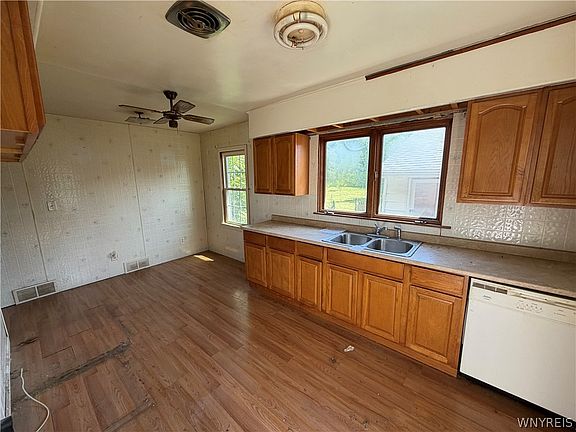 5th image of 1036 Saunders Sett Rd