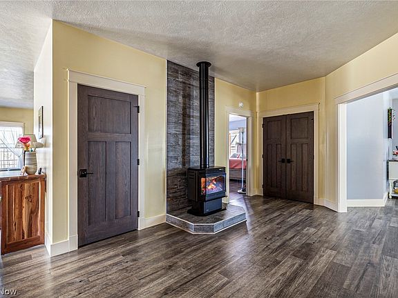 4th image of 15810 Chipmunk Ln