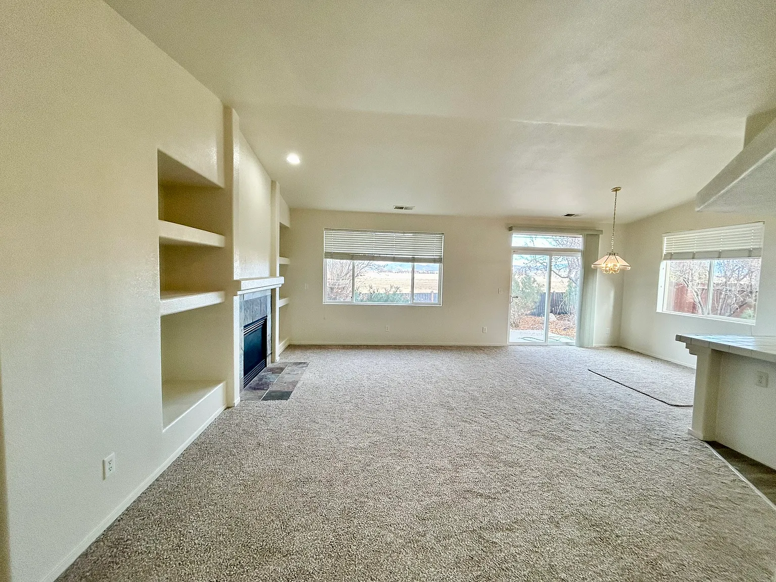3 bed, 1430 sqft, $2,300 — Photo 2
