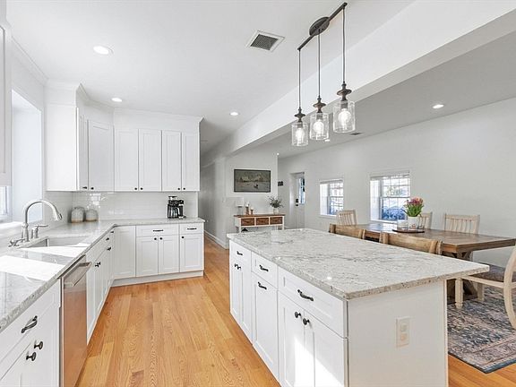 4th image of 31 Elm St