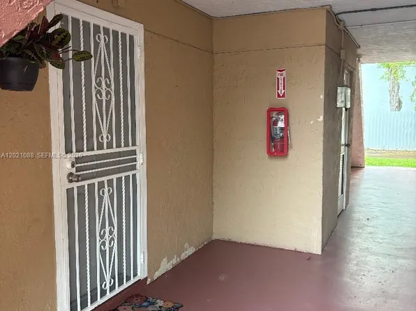 220 NW 107th Ave APT 101, Miami, FL 33172
