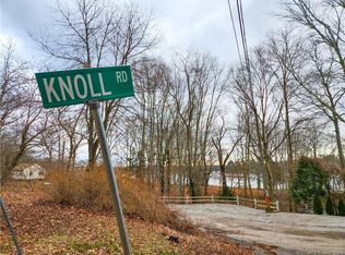 26 Knoll Rd, Moodus, CT 06469