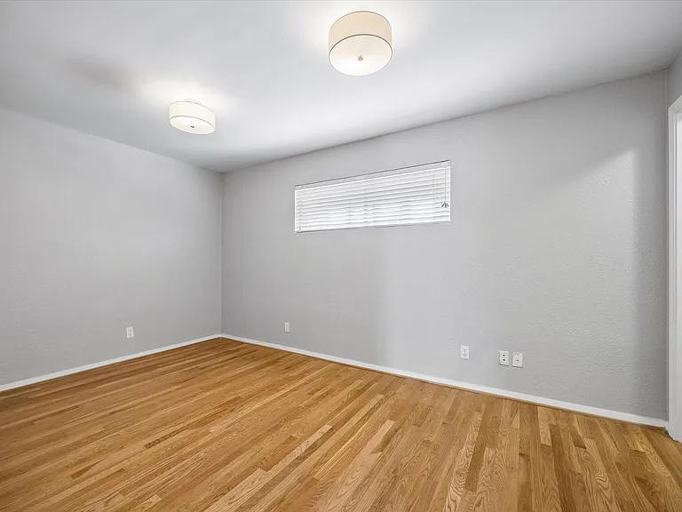 3502 Burlington St #13 — Photo 18