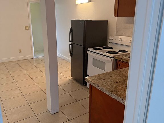 5th image of 1071 NE 24th Ave APT 7