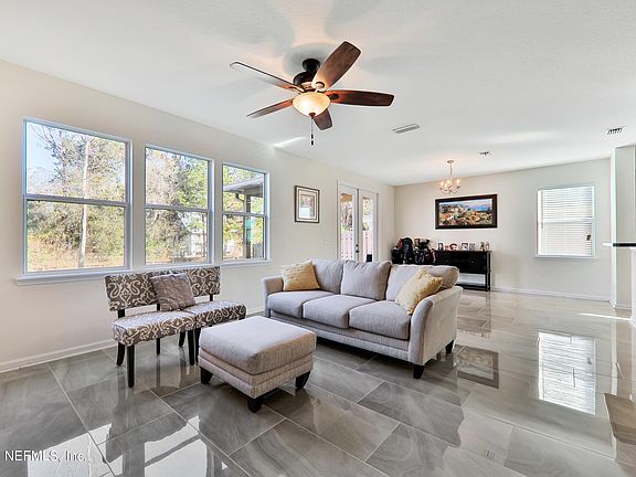 5th image of 4305 Green Acres Ln
