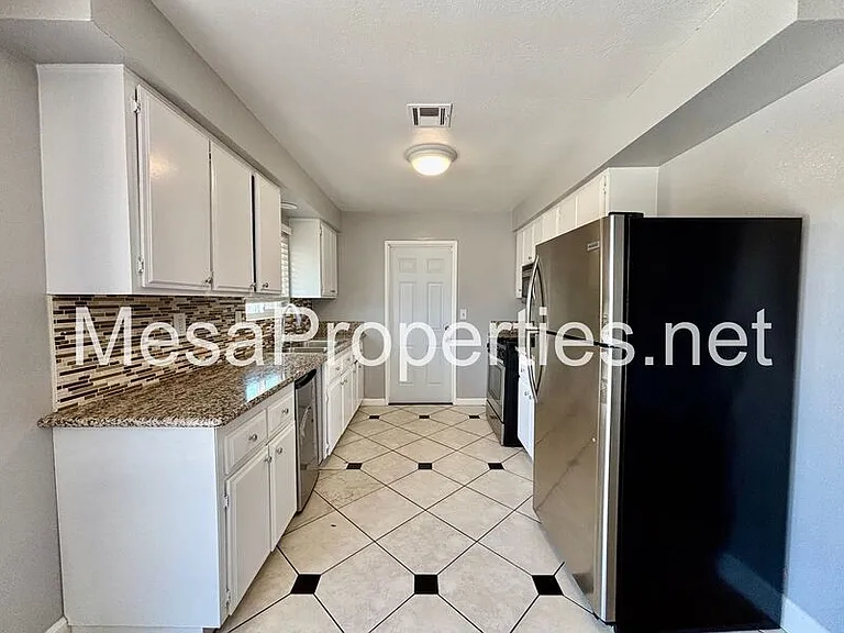 16327 Seneca Rd — Photo 7