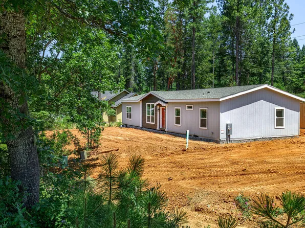 901 N Old Stage Rd, Cave Junction, OR 97523