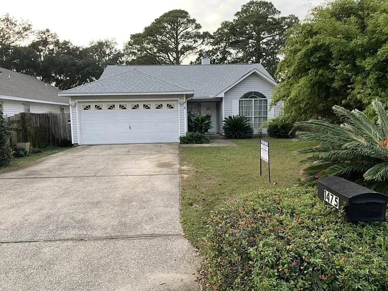 1475 Stanford Rd — Photo 1