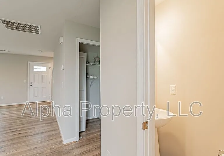 10 Torrington Dr — Photo 6