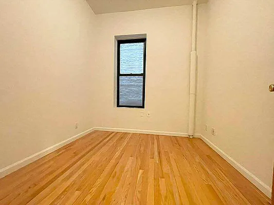 Rented by Century 21 Premier  | media 20