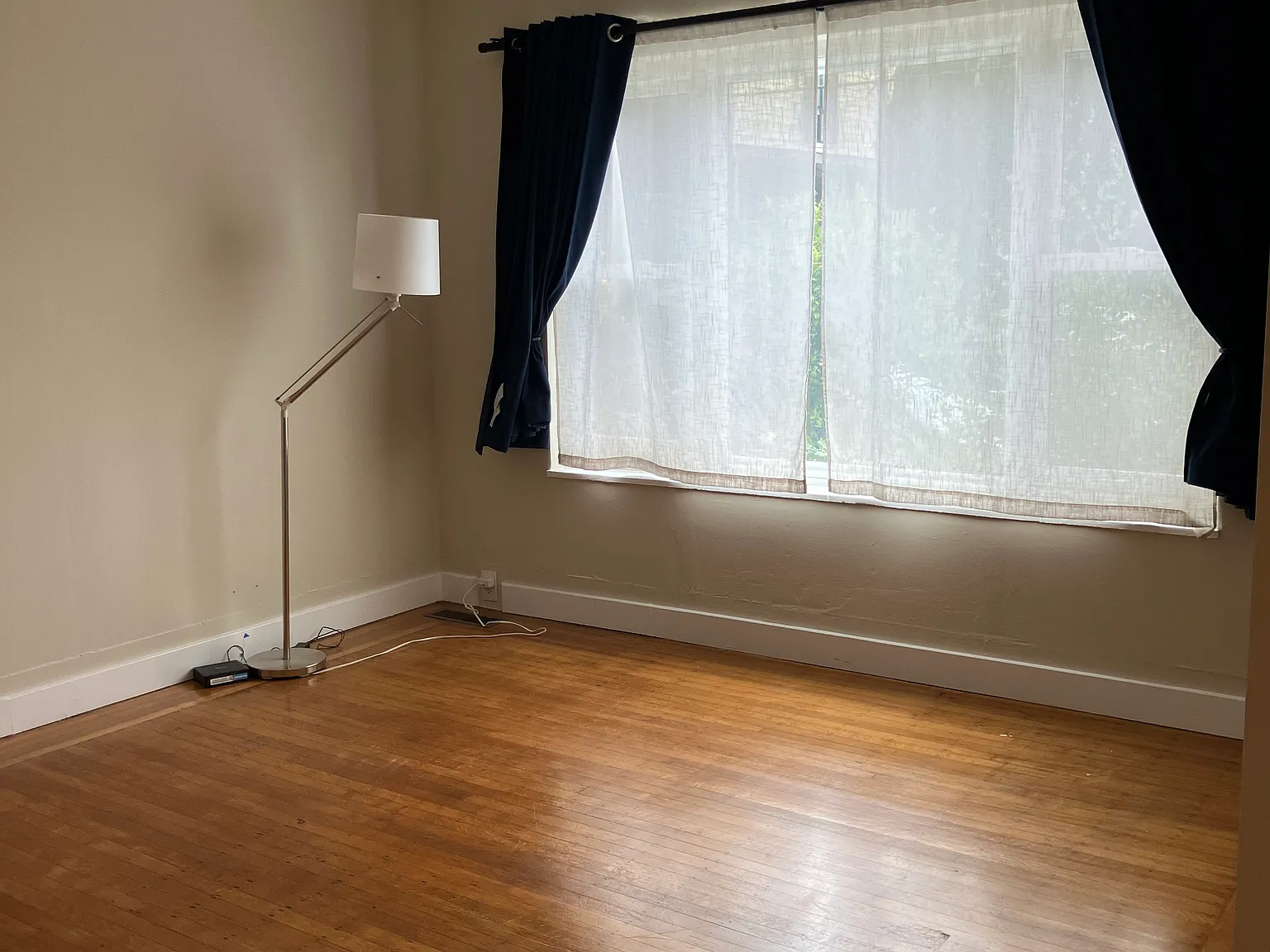 3917 Shafter Ave — Photo 2