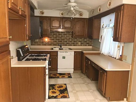 3rd image of 515 New Market Dr