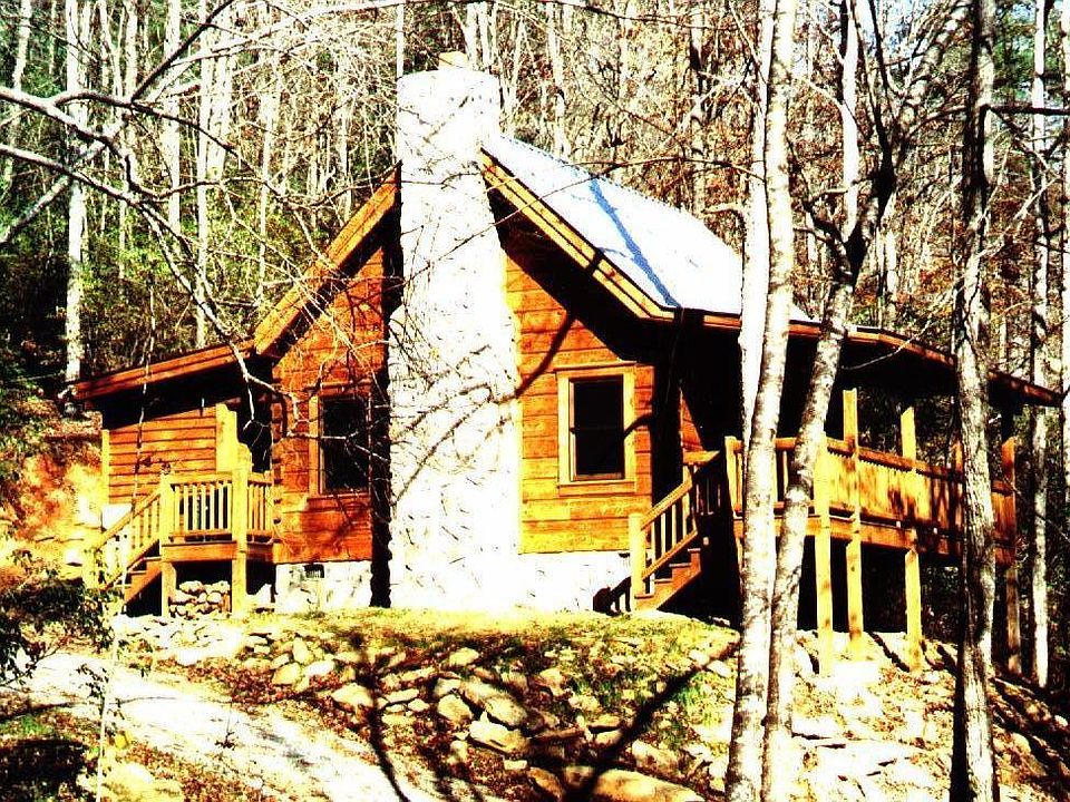 True Log Cabin- Totally Secluded...no other homes in site. Creek Front too