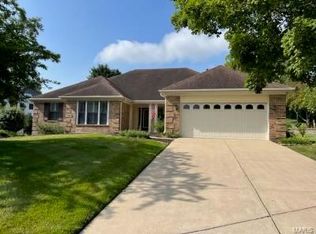 28 Ridge Mount Ct, Saint Charles, MO 63303
