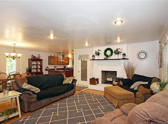 4th image of 180 Kaywood Ln