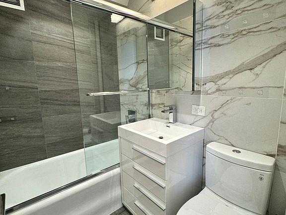4th image of 45 Tudor City Pl APT 1621