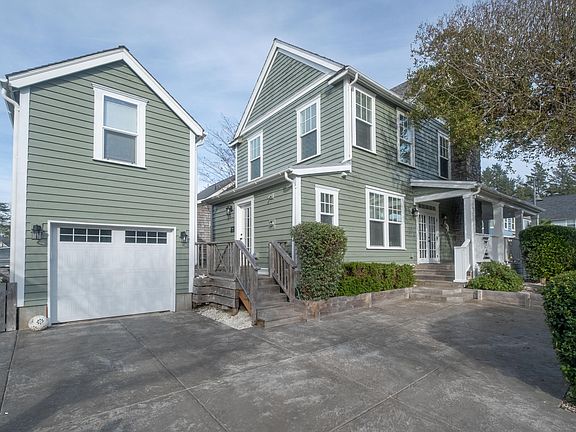 5th image of 2797 SW Beach Ave