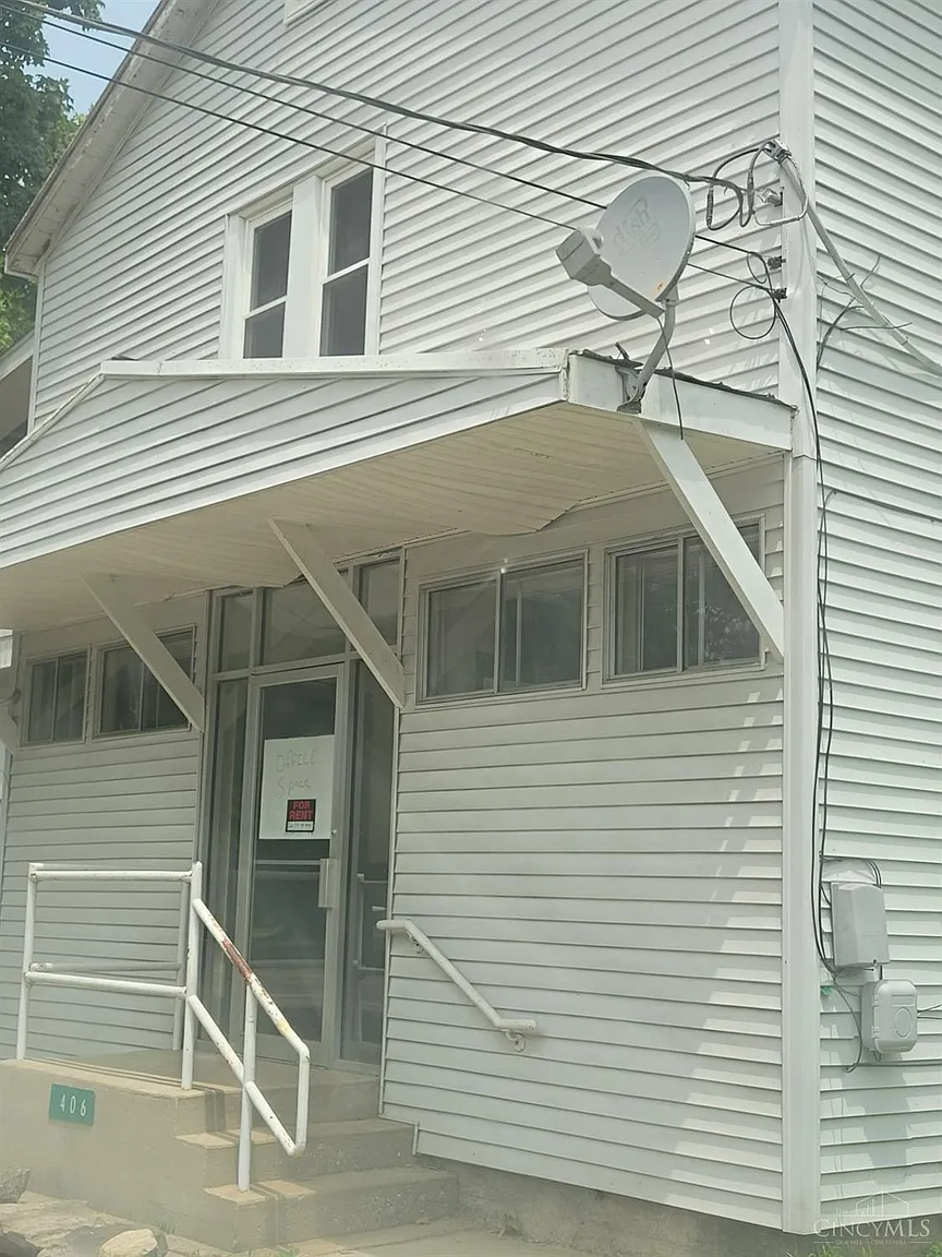 406 Main St photo 1