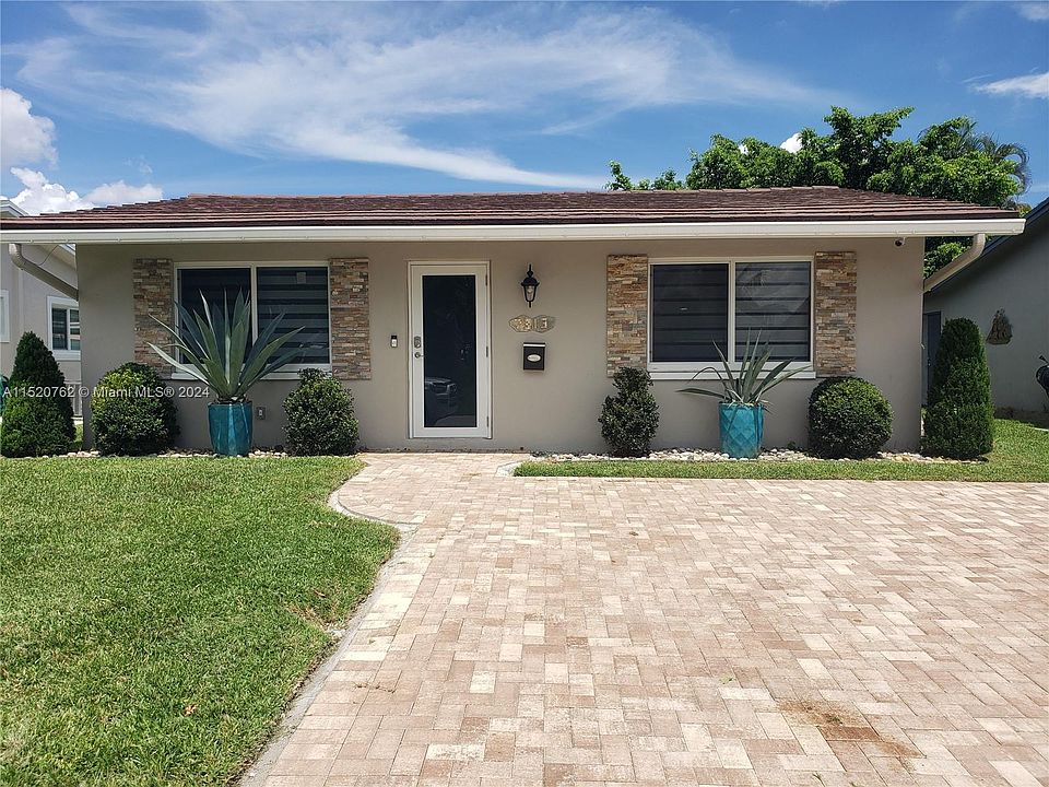 1st image of 7313 NW 57th Dr