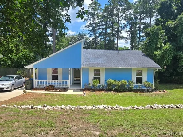 1016 Vesper Ln, Fayetteville, NC 28311