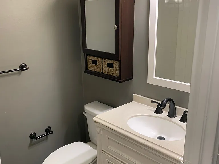 Pembroke Apartments — Photo 7