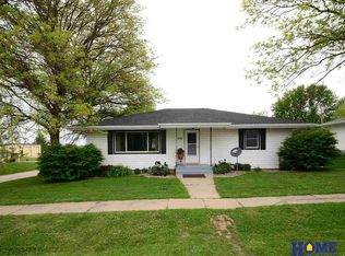202 E 7th St, Firth, NE 68358