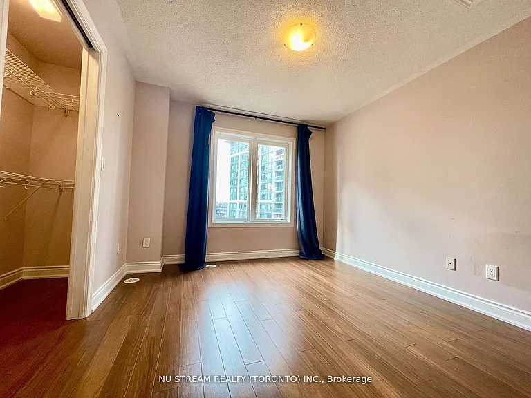 241 S Park Rd — Photo 11