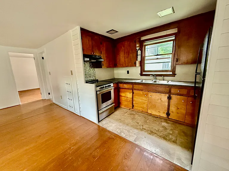 12 Court St #7 — Photo 3