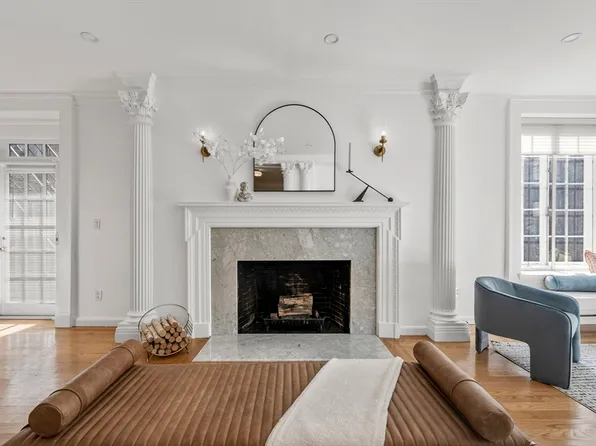 333 Commonwealth Ave APT 2, Boston, MA 02115