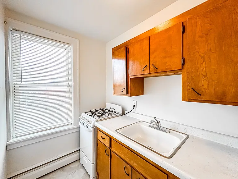 2121 Hennepin Ave S — Photo 29