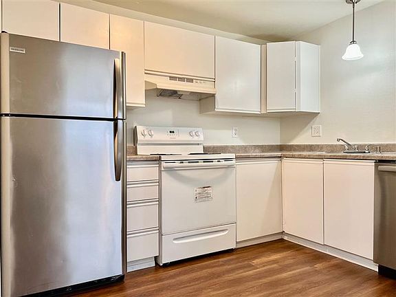 3rd image of 430 4th St SE #B