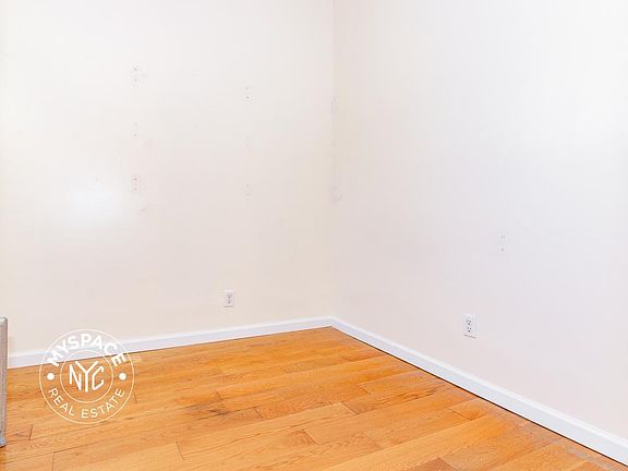 5th image of 244 Roebling St #20
