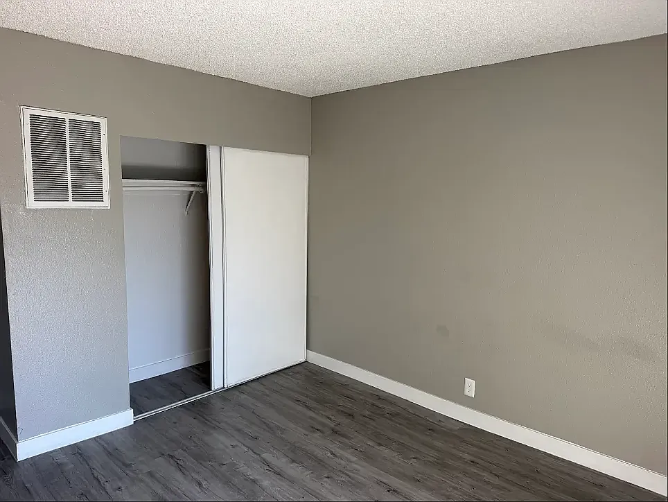 2 bed, 1.5 bath, 1175 sqft, $1,155 — Photo 4