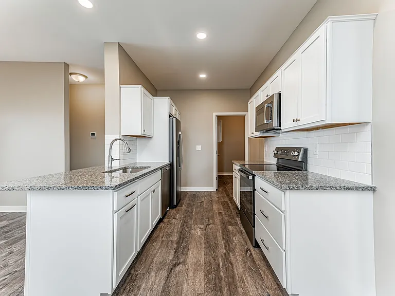 1603 W Gemstone St — Photo 6