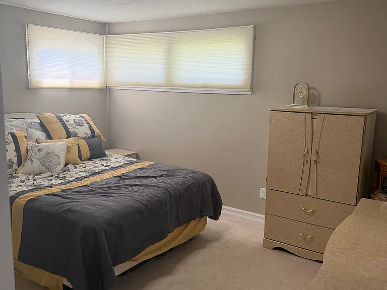 125 Florida Rd S — Photo 7