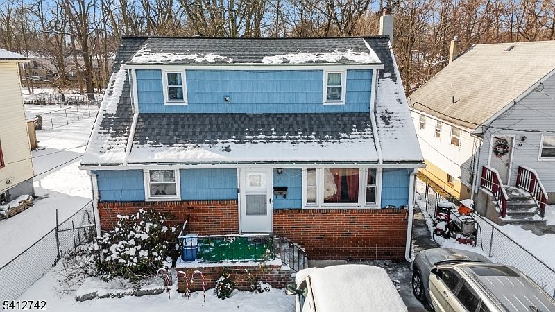 1st image of 95 Raymond Ave