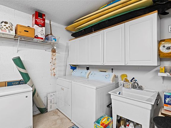 5th image of 934 Bermuda Ave