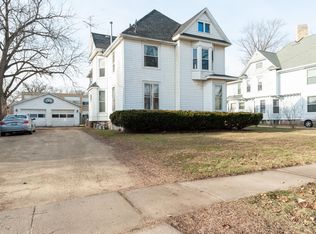 216 S 3rd St, Delavan, WI 53115