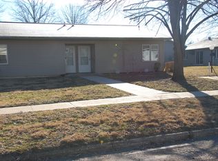 105 N 3rd St APT 19, Warsaw, IL 62379